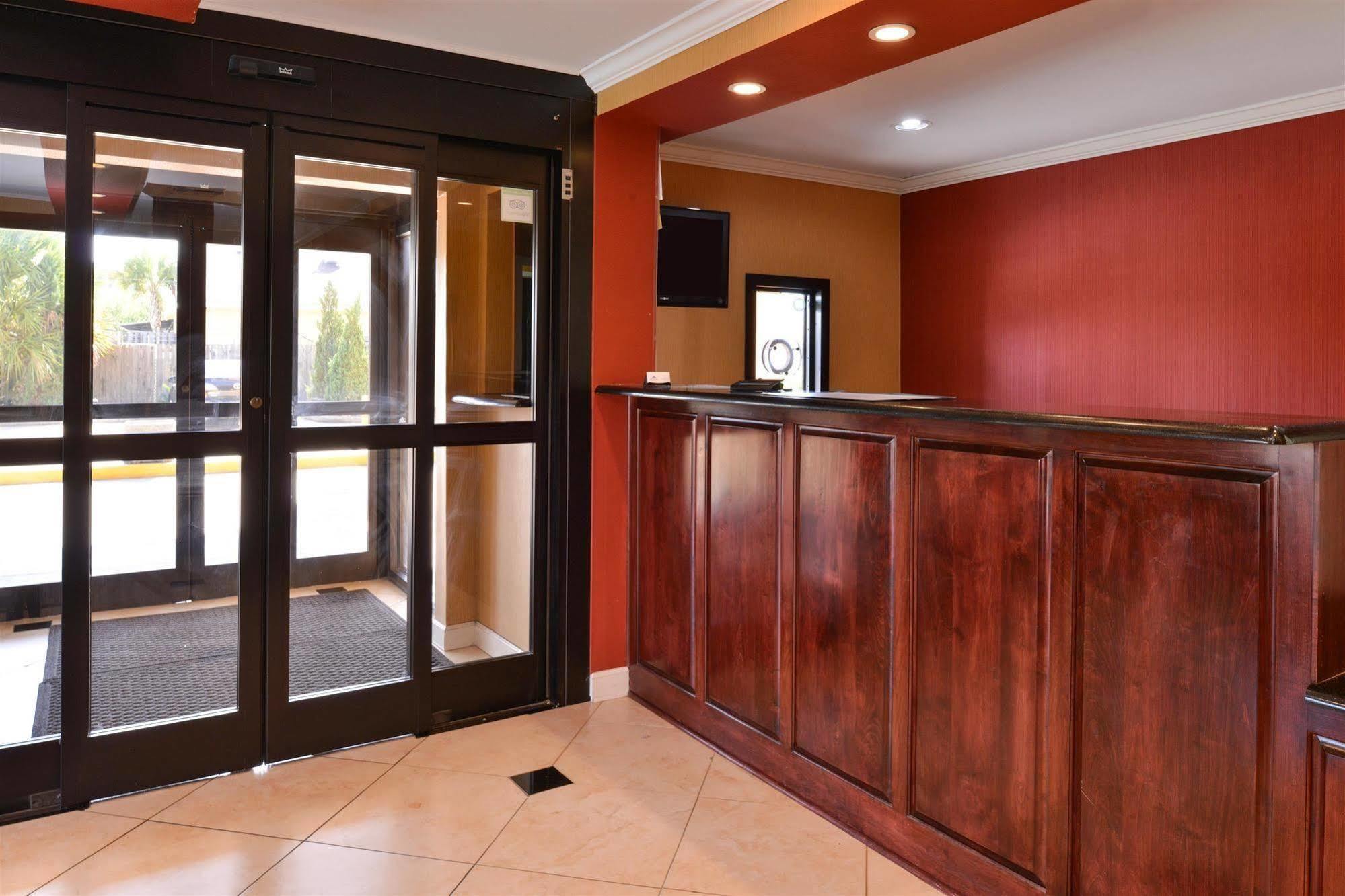 Americas Best Value Inn Denham Springs Exterior photo