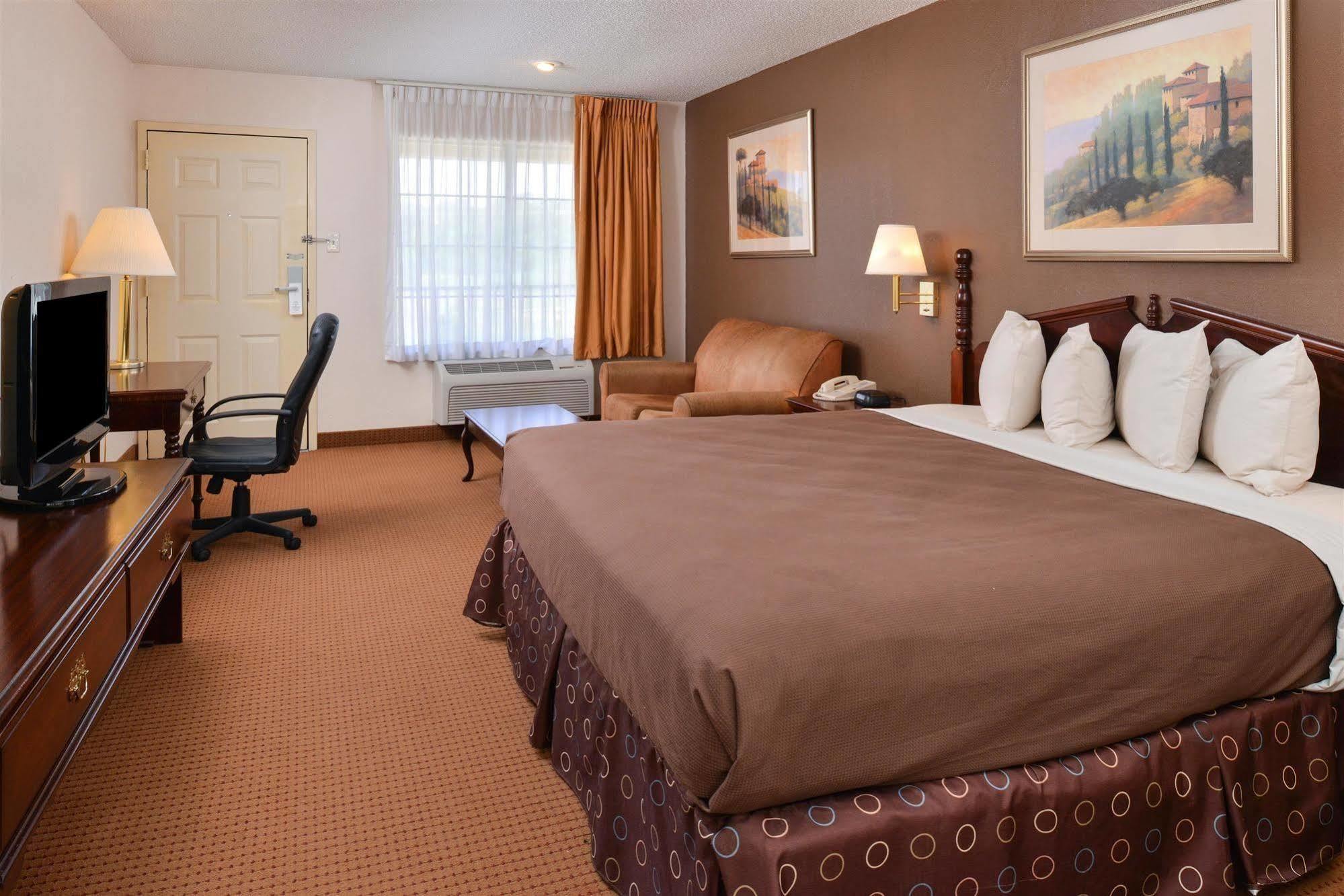 Americas Best Value Inn Denham Springs Exterior photo