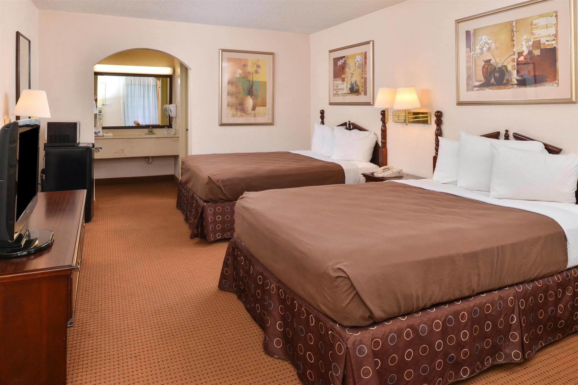 Americas Best Value Inn Denham Springs Exterior photo