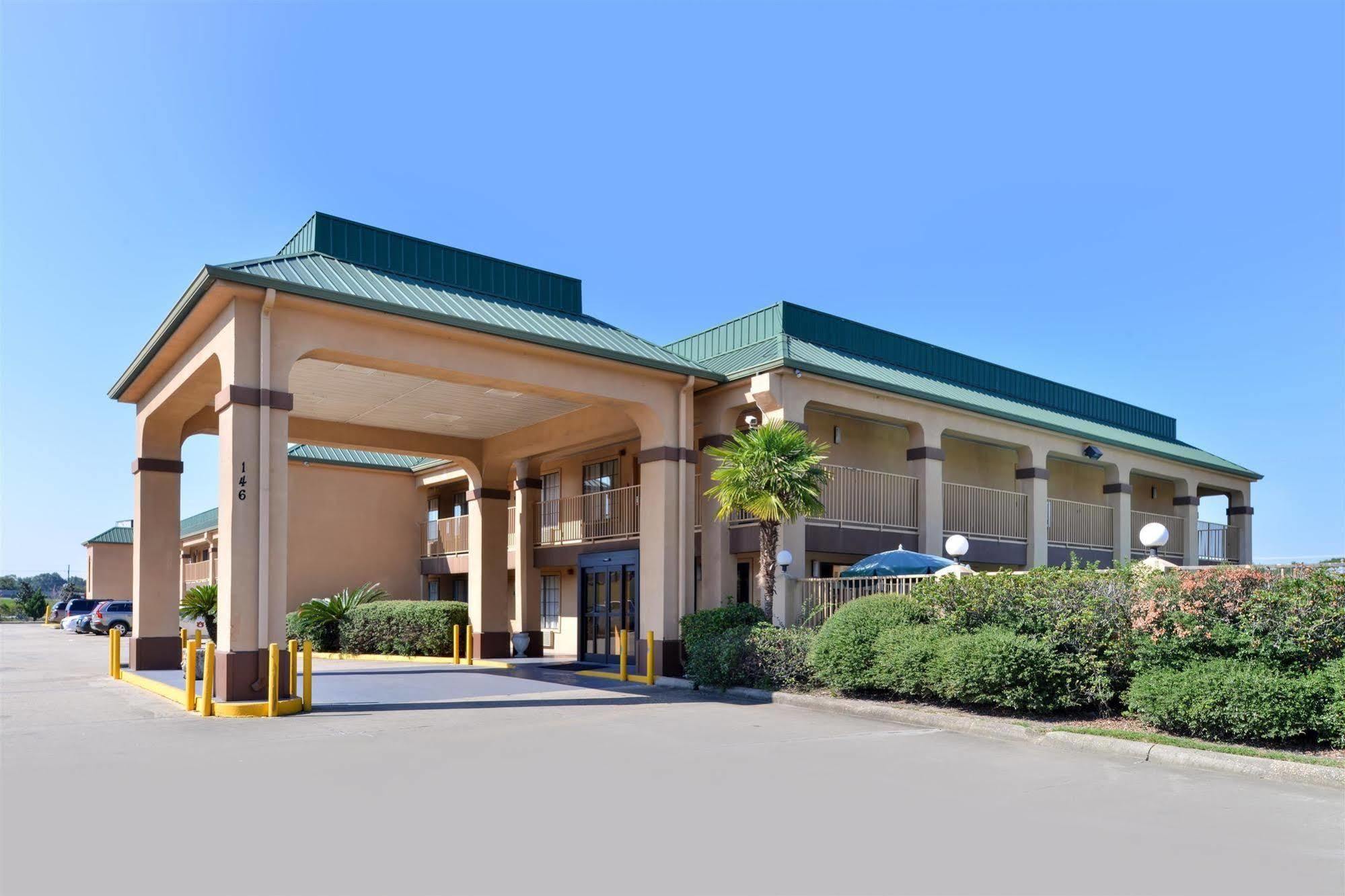 Americas Best Value Inn Denham Springs Exterior photo