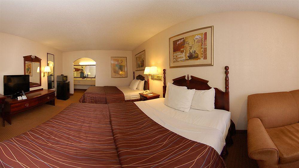 Americas Best Value Inn Denham Springs Exterior photo